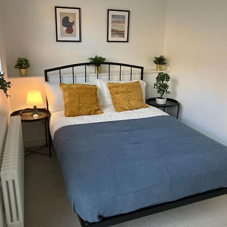 Magnificent Refurbished 1 Bed Flat Few Steps To High St ! - 4 East House Διαμέρισμα Έπσομ Εξωτερικό φωτογραφία