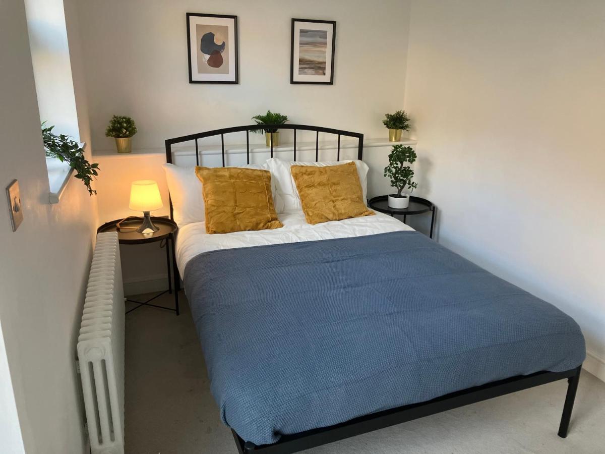 Magnificent Refurbished 1 Bed Flat Few Steps To High St ! - 4 East House Διαμέρισμα Έπσομ Εξωτερικό φωτογραφία